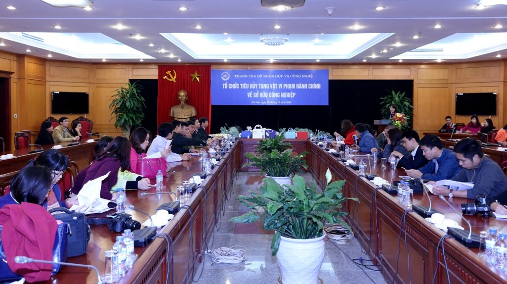  Bộ Khoa học và Công nghệ tiêu hủy hơn 1.200 tang vật vi phạm giả mạo nhãn hiệu